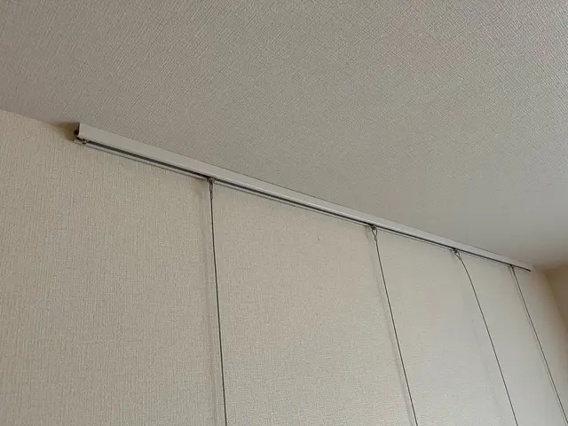 天井付・壁付ピクチャーレール取付!!丁寧かつスピーディーに!サービスの画像