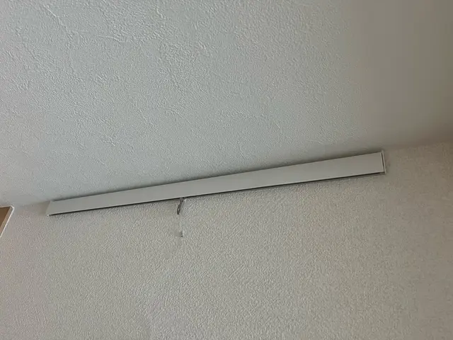 天井付・壁付ピクチャーレール取付!!丁寧かつスピーディーに!サービスの画像