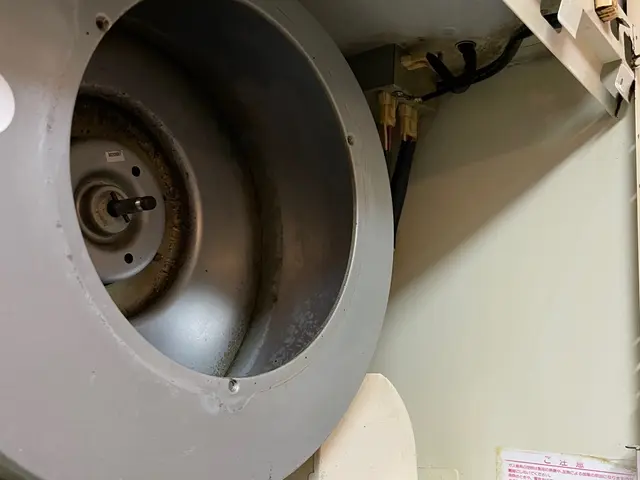 歴8年の私がお伺いします。レンジフードはもちろん、エアコンや洗濯機もお任せを。サービスの画像