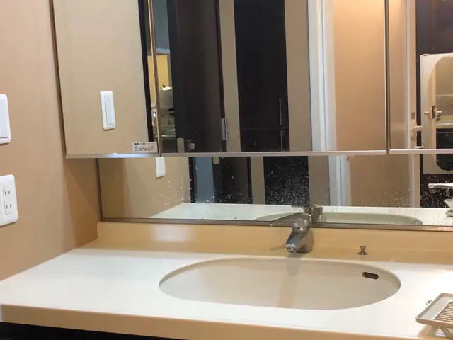 ★☆プロの女性スタッフに「コロナ対策：マスク着用」クリーニングお任せ下さい。サービスの画像