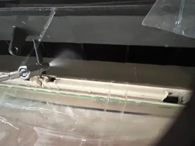 前日予約当日対応可【エアコン職人使用】エアコン高圧洗浄 快適な夜をお届けします。サービスの画像