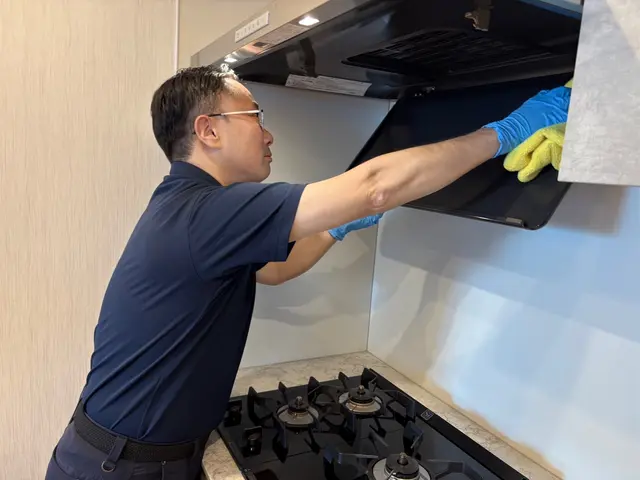 ◆駐車0円◆追加料金無し◆同日作業に限りエアコン1台7,000円でお掃除します◎サービスの画像