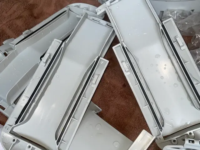 【洗濯物に黒い異物が付いてないですか！？】それはカビです！分解洗浄しませんか！？サービスの画像