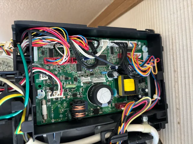 【修理全般対応可能！PayPay対応】ルームエアコン(家庭用)の修理受付です◎サービスの画像