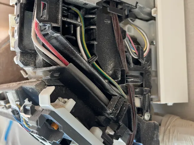 【修理全般対応可能！PayPay対応】ルームエアコン(家庭用)の修理受付です◎サービスの画像