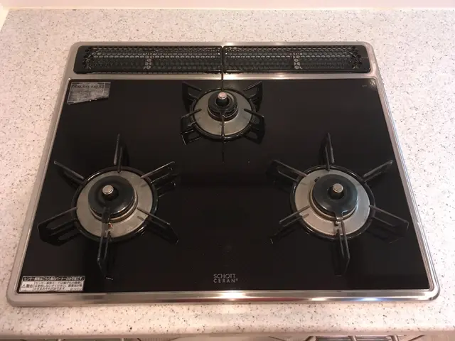 【丁寧な作業をお約束】レンジの焦げ付き・油汚れ徹底除去！シンクピカピカにします。サービスの画像