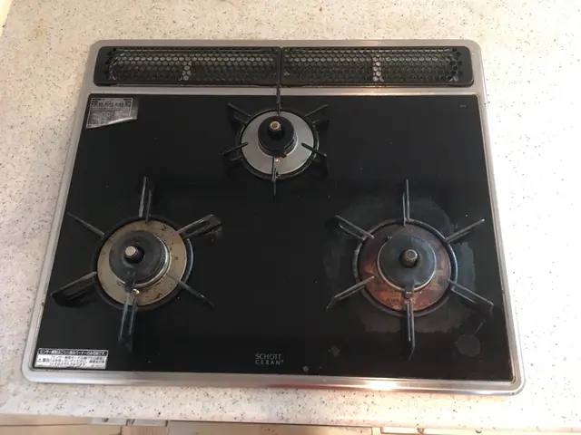 【丁寧な作業をお約束】レンジの焦げ付き・油汚れ徹底除去！シンクピカピカにします。サービスの画像