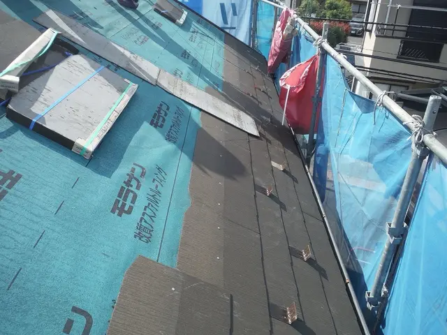 屋根の葺き替えなら当店にお任せ！お安く安心安全で作業を行います！サービスの画像