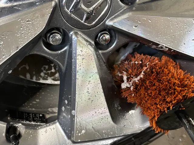 プロの手洗い洗車！ボディ、ホイール・室内清掃までトータルでお任せください！サービスの画像