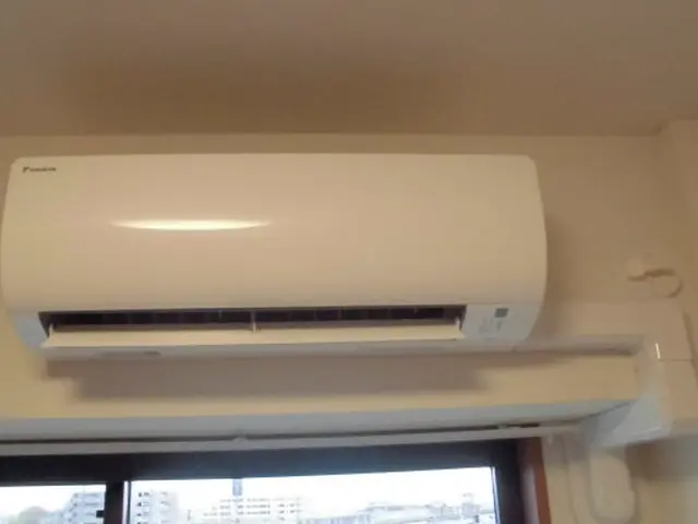 量販店の工事歴10年以上 非喫煙 工事保険加入済 工事保証1年丁寧な工事をしますサービスの画像