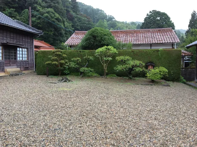 【業歴30年の造園施工管理技士が伺います！】年中無休なのでいつでもご予約可能！サービスの画像