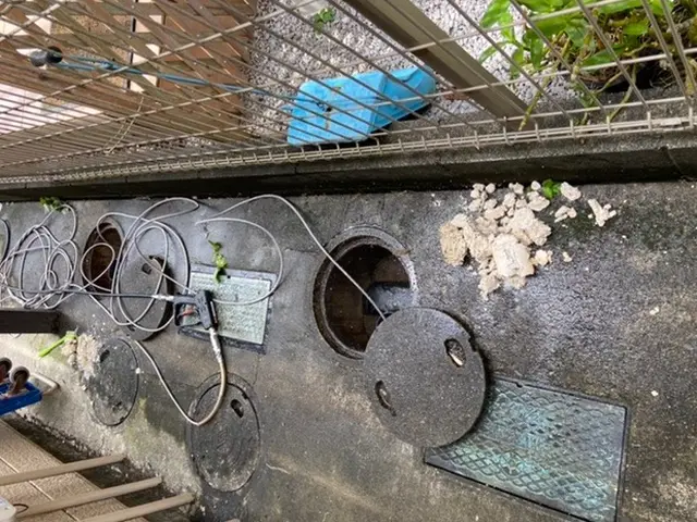 マンション、アパート各部屋の排水管高圧洗浄、自信を持ってプロの技術で排水管洗浄！サービスの画像