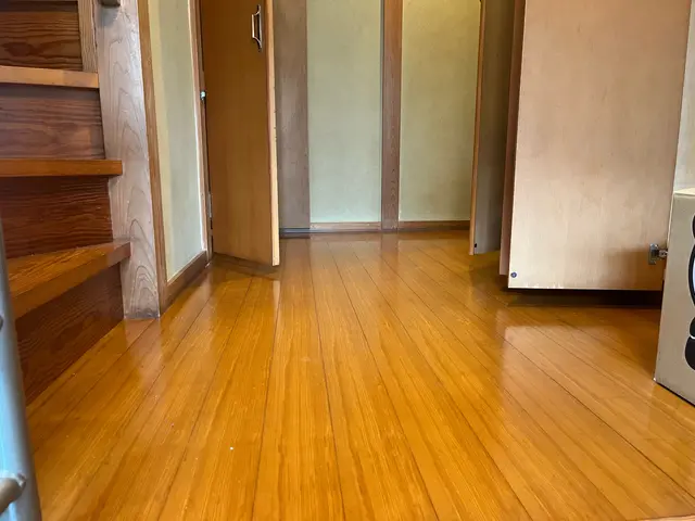 急な引越し空室清掃にも全国300拠点以上誇るノウハウでワックスまで最短で仕上げまサービスの画像