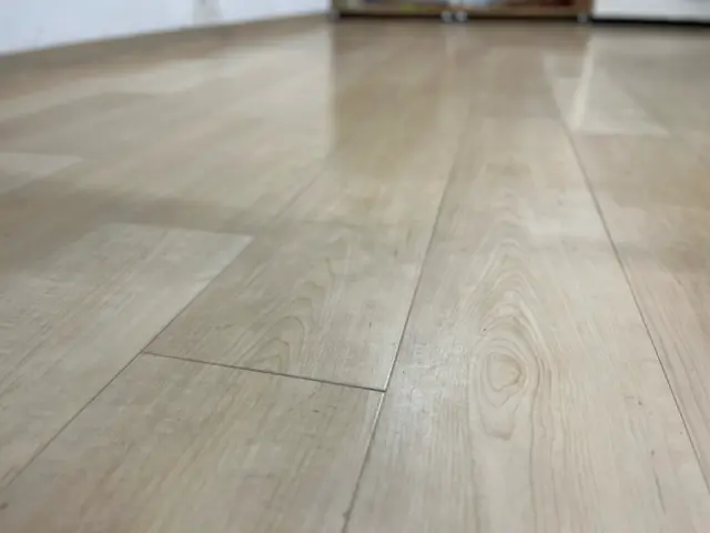 急な引越し空室清掃にも全国300拠点以上誇るノウハウでワックスまで最短で仕上げまサービスの画像