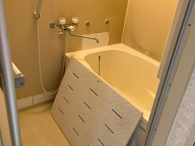 急な引越し空室清掃にも全国300拠点以上誇るノウハウでワックスまで最短で仕上げまサービスの画像