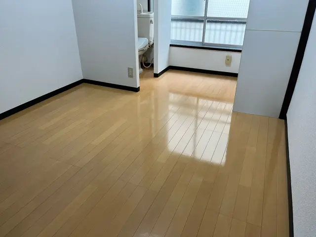 急な引越し空室清掃にも全国300拠点以上誇るノウハウでワックスまで最短で仕上げまサービスの画像