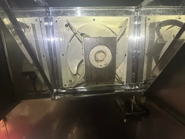 プロの技術でご満足いただけるように心を込めて作業いたしますサービスの画像