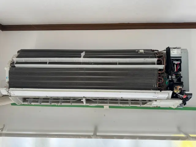 2種類の洗剤で2度高圧洗浄し、カビ・汚れを徹底的に除去！サービスの画像