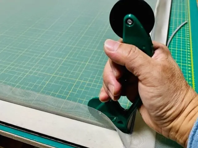 ◎網戸張替えは今！　金沢屋　◎選べる　人気のステンレス・網目か小さい30メッシュサービスの画像