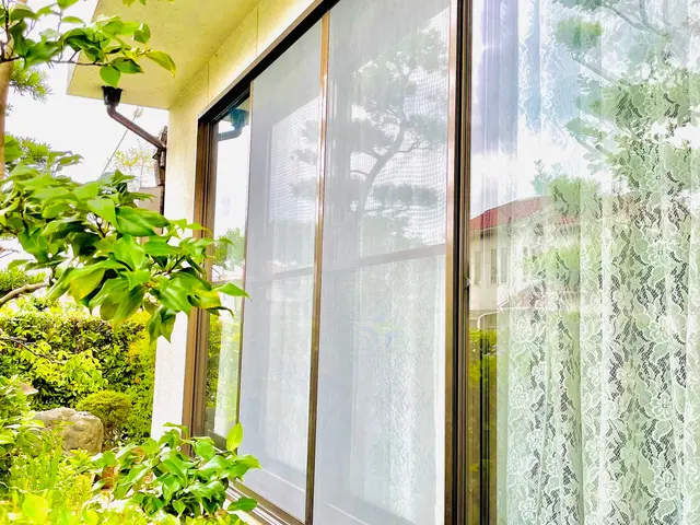 ◎網戸張替えは今！　金沢屋　◎選べる　人気のステンレス・網目か小さい30メッシュサービスの画像