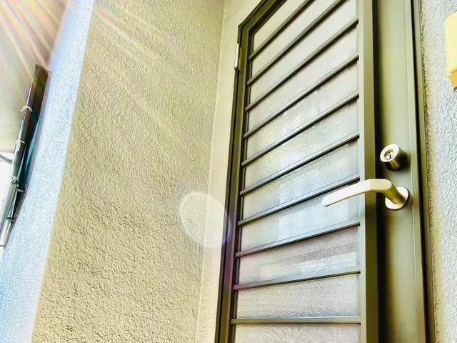 ◎網戸張替えは今！　金沢屋　◎選べる　人気のステンレス・網目か小さい30メッシュサービスの画像