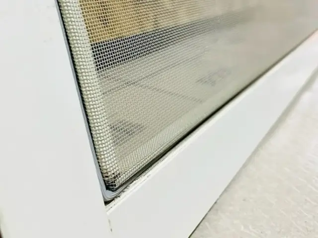 ◎網戸張替えは今！　金沢屋　◎選べる　人気のステンレス・網目か小さい30メッシュサービスの画像