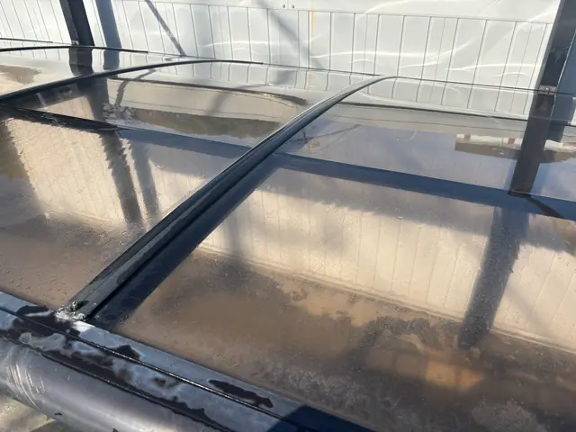 安心のカーポート清掃！くすみを落として、明るさ復活！サービスの画像