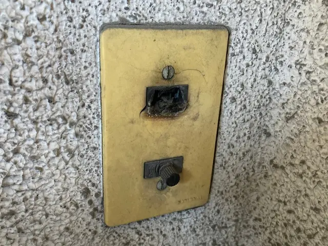 福岡市【屋外用防水コンセントの修理・交換】プロの電気工事士が直接施工で安心！サービスの画像