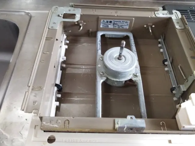 プロペラタイプ換気扇清掃！！サービスの画像