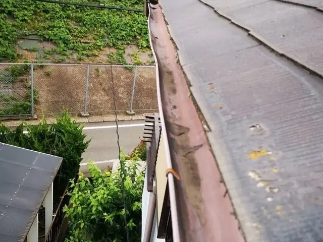 屋根工事、雨樋工事、修理、掃除、点検などお気軽にお問い合わせください。サービスの画像