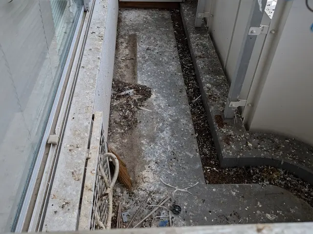 自分ではなかなか手が付けられないベランダのお掃除をプロがキレイにいたします!サービスの画像