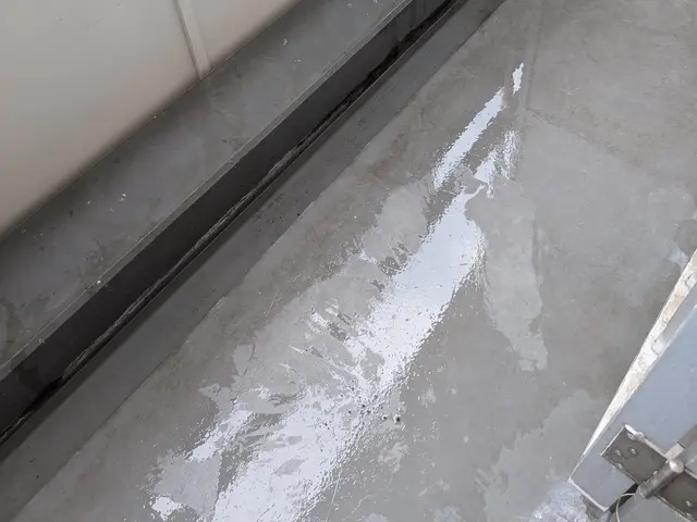 自分ではなかなか手が付けられないベランダのお掃除をプロがキレイにいたします!サービスの画像