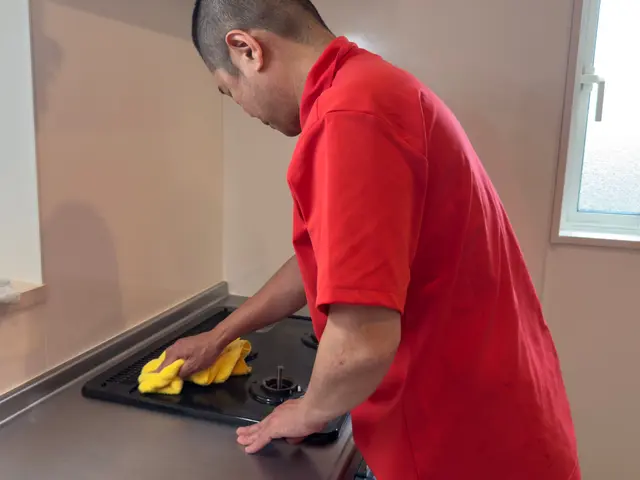 普段のお掃除では手に負えないところも、プロが汚れを一掃致します。サービスの画像