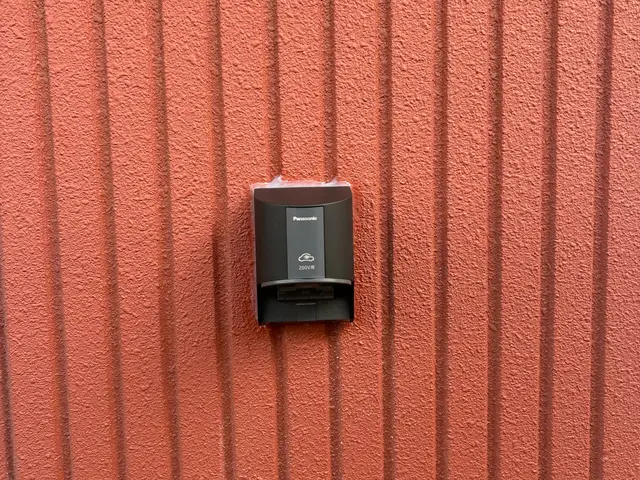 電気自動車　EVコンセント　ボックス付きタイプなど様々な工事に対応いたします！サービスの画像