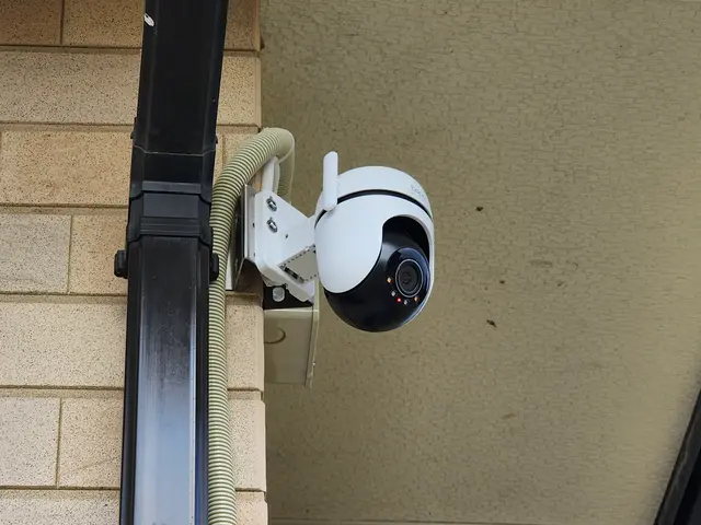 室内、室外、ネットワーク系防犯カメラの設置、設定もすべて弊社にお任せください！サービスの画像