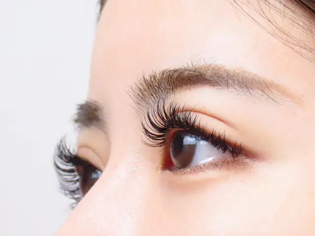 業歴17年◇Fラッシュ80本!OPでバインドロック、ボリュームラッシュ、LED可サービスの画像