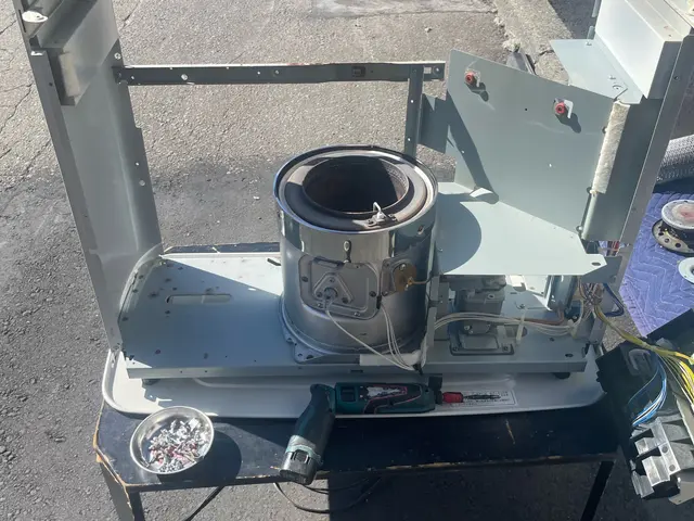 女性スタッフ同行可◎暖房器具専門店！分解掃除、整備、修理、取り付け販売店サービスの画像