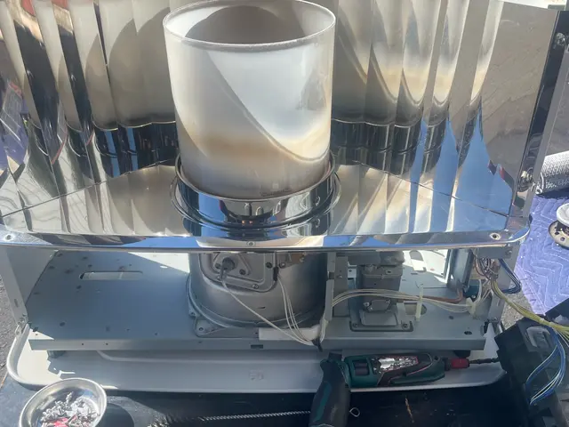 女性スタッフ同行可◎暖房器具専門店！分解掃除、整備、修理、取り付け販売店サービスの画像