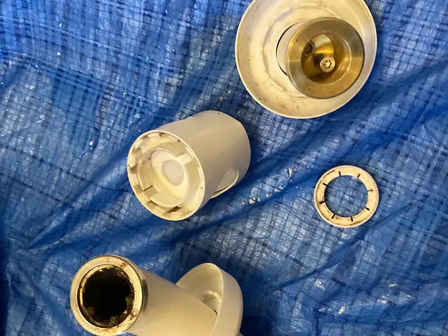 福岡市【シャワーヘッド交換】/ ホース交換 / 給水国家資格者が施工で安心！サービスの画像