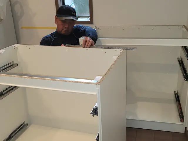 キッチン吊り戸棚の後付け・カップボード設置サービスの画像