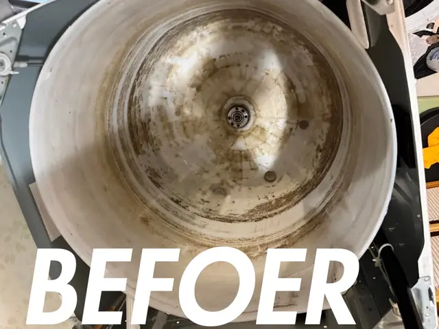 洗濯槽の取り外しで徹底洗浄いたします！電気工事業資格あり！サービスの画像