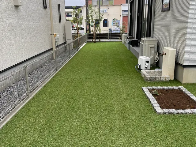 【人工芝施工】※無償保証1年間　※快適なお庭を造ります。サービスの画像