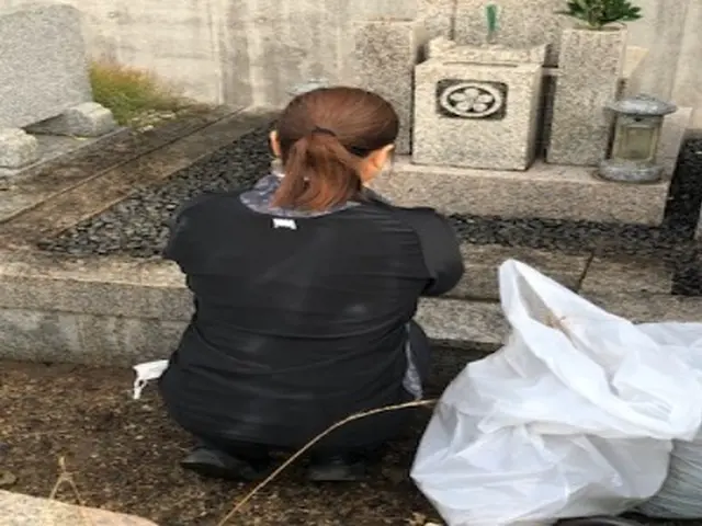 ◆女性スタッフが必ず同行いたします◆真心こめて大切なお墓を綺麗にいたします。サービスの画像