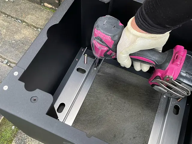 宅配BOX設置施工。丁寧、迅速施工！メッセージは24時間受けてつけております。サービスの画像