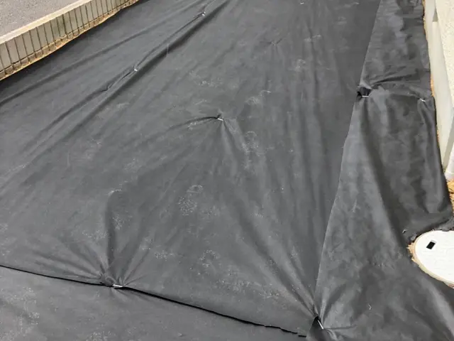 雑草対策！早めに対策を！防草シート張り・砂利敷の施工はお任せください！サービスの画像