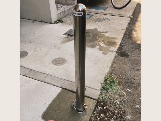 駐車場ポール施工（埋込式/固定式等）サービスの画像