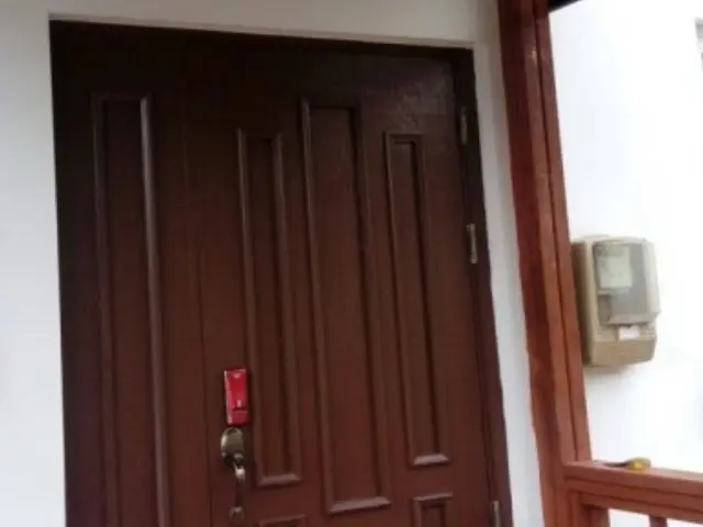 ★玄関ドア塗装(ドア両面)★サービスの画像