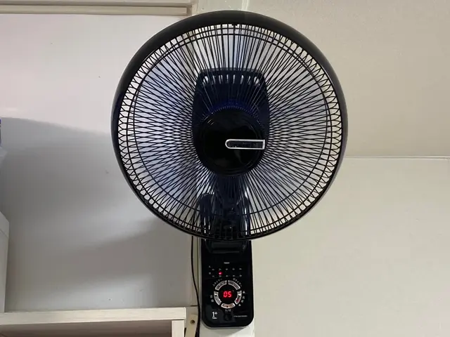 福岡市【壁掛け扇風機の取り付け】電気工事士による電源配線工事も可能ですサービスの画像