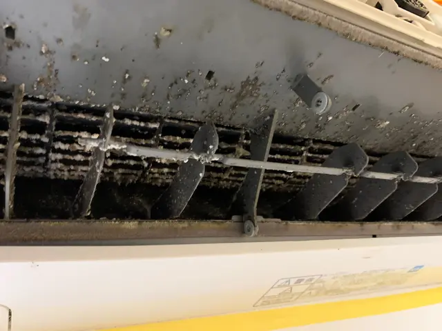 経験10年実績多数のスタッフが誠実、丁寧なエアコンクリーニングサービスを施しますサービスの画像