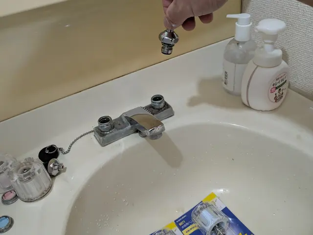 パッキン交換を行ったが水漏れ止まらず洗面蛇口交換サービスの画像